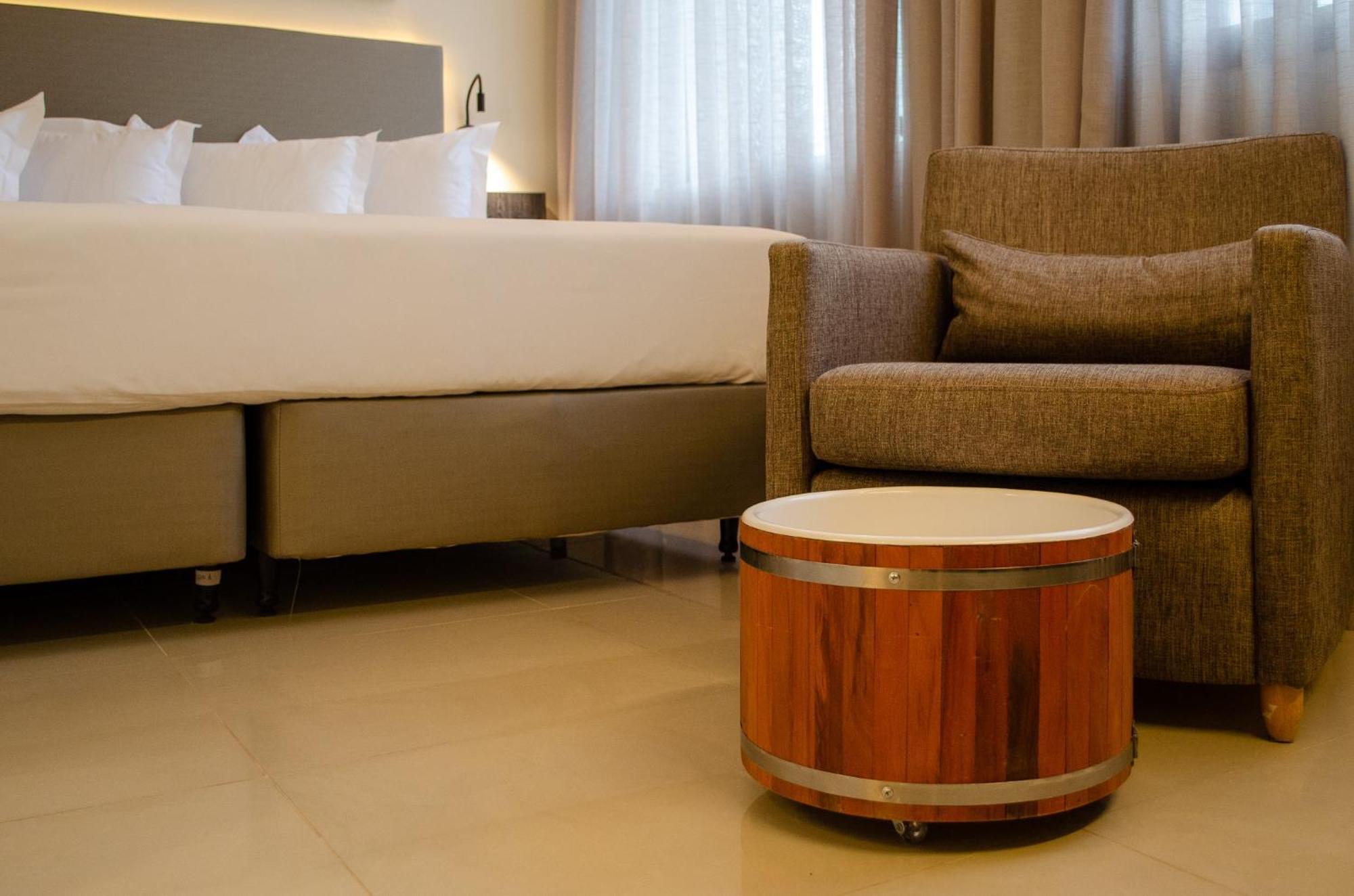 Royal Boutique Savassi Hotel Belo Horizonte Eksteriør billede A barrel table